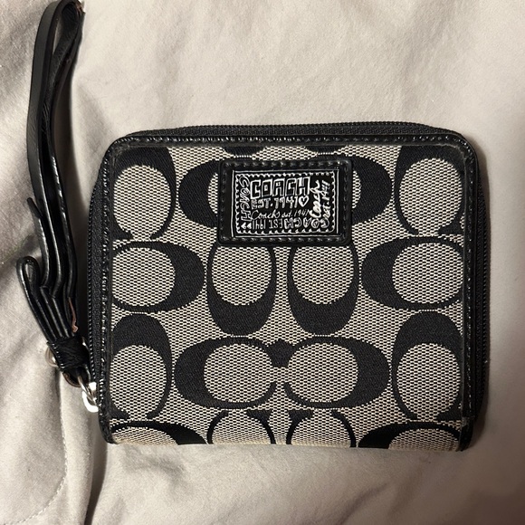 Coach Monogram Black and Cream Wristlet - Picture 1 of 4